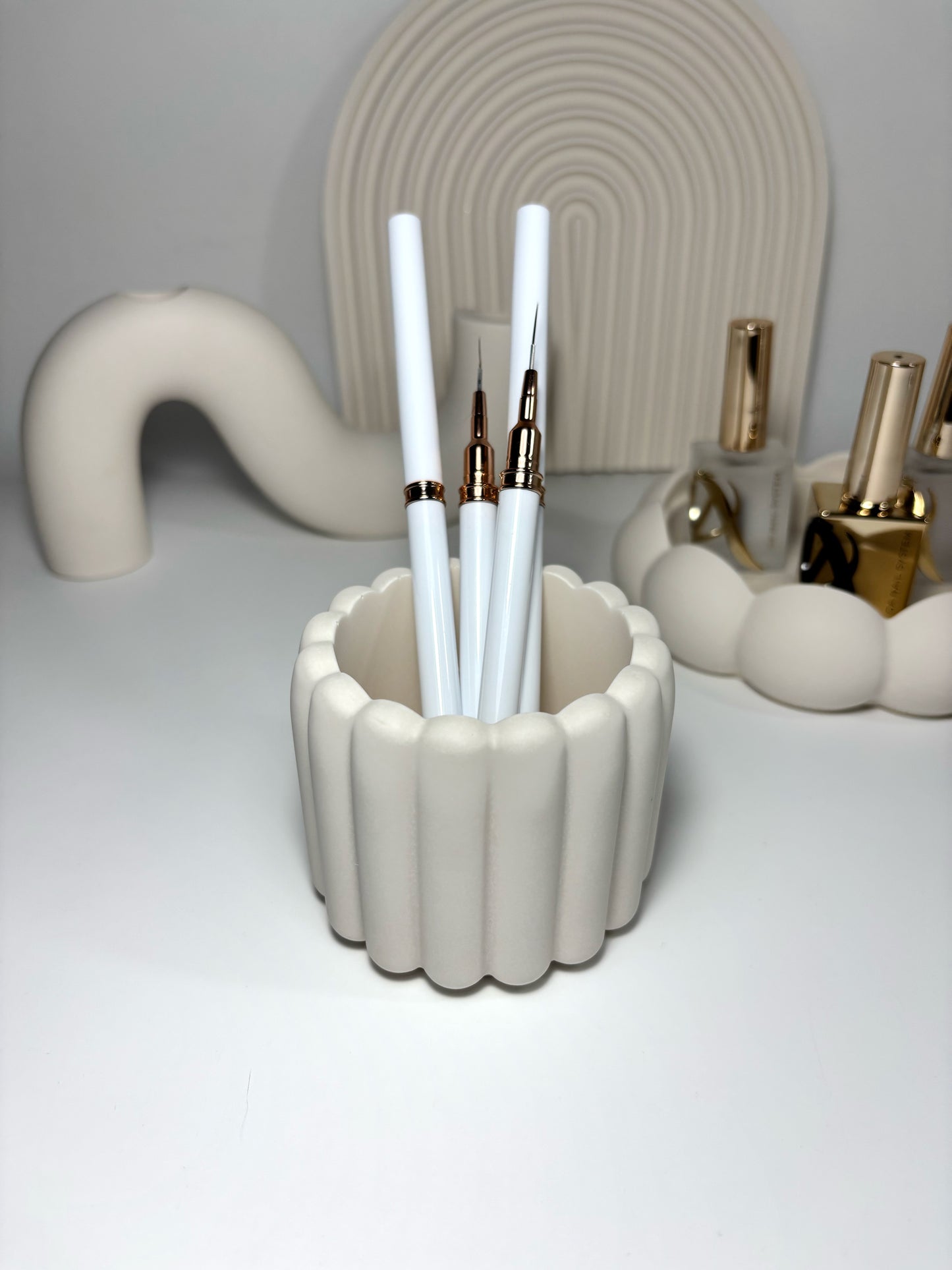 Pot à pinceaux ondulés