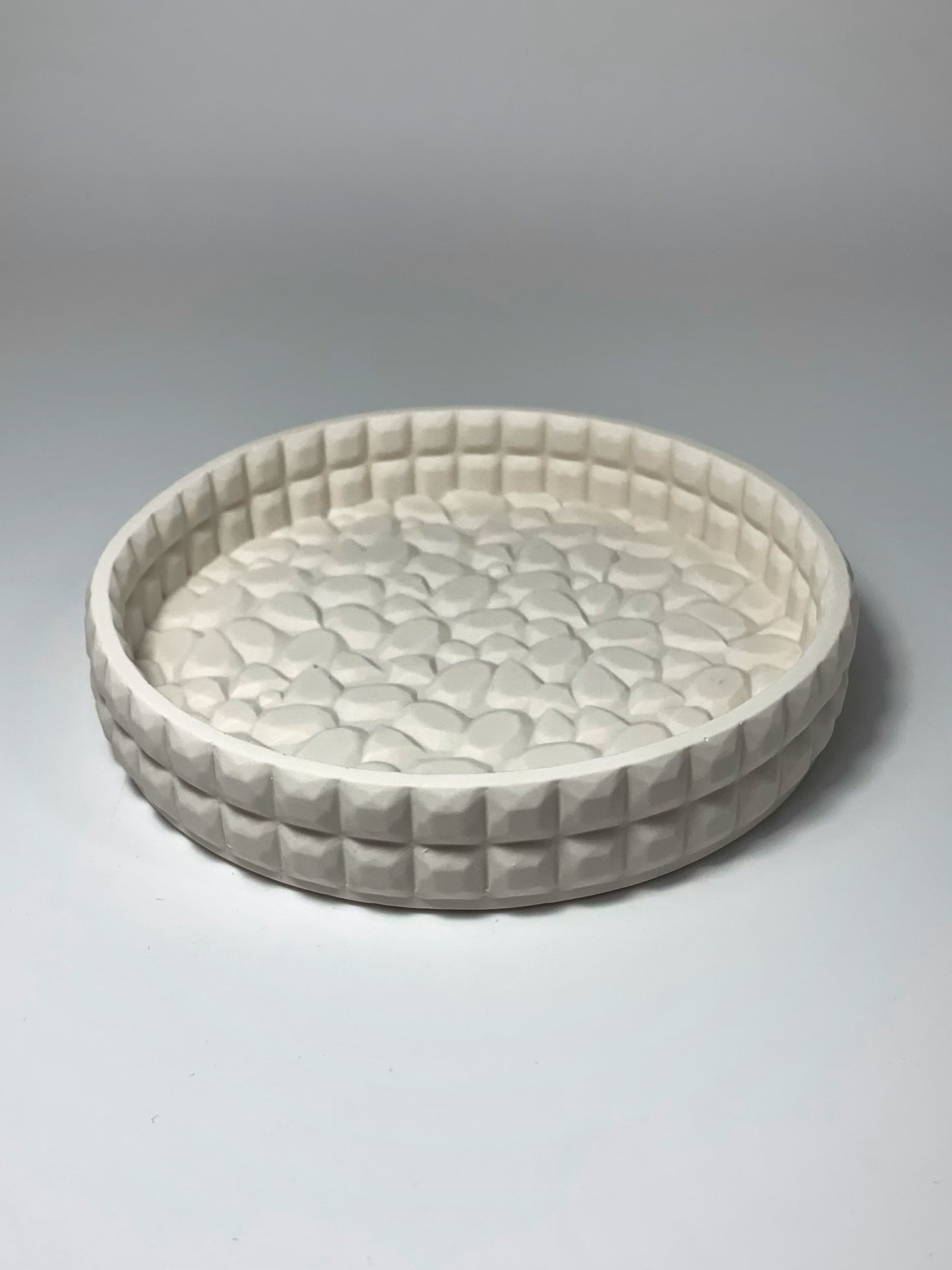 Plateau texturé “Pebble Grid”