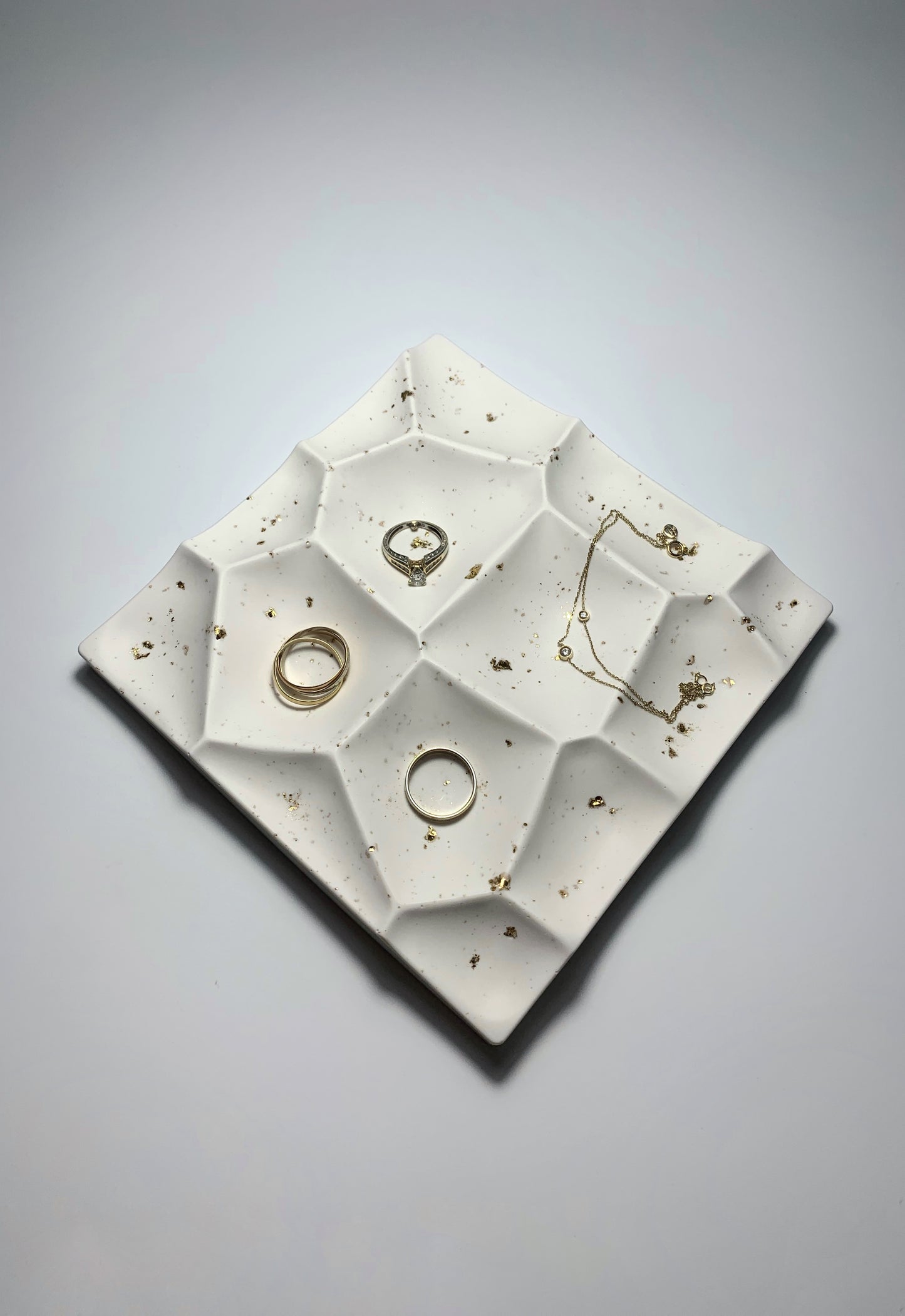 Plateau à bijoux asymétrique